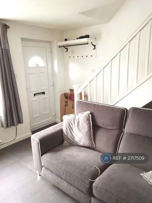 2 bedroom semi-detached house to rent - Photo 1