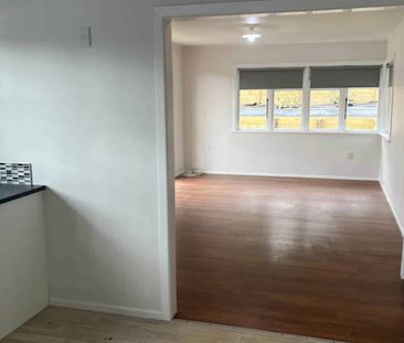 3 Bedrooms - Photo 1