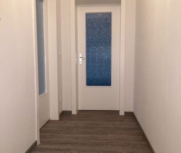 *** Hier wohnen Sie in Schlossparknähe! Sanierte 2-Zimmerwohnung mi... - Foto 3