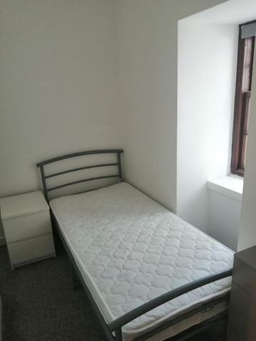 3 bedroom flat to rent - Photo 5