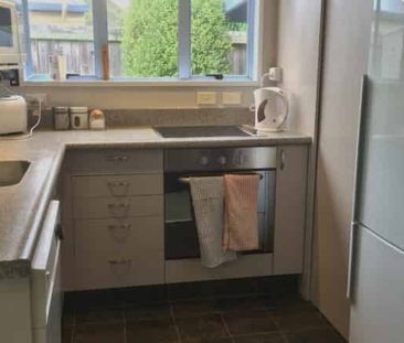 Winter Rental – Cozy & Convenient - Photo 4