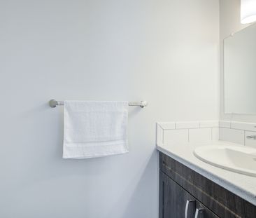 Deluxe Premium - Lees Ave - Photo 5