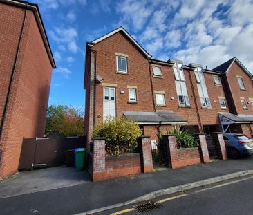 4 bedroom end of terrace house to rent - Photo 3