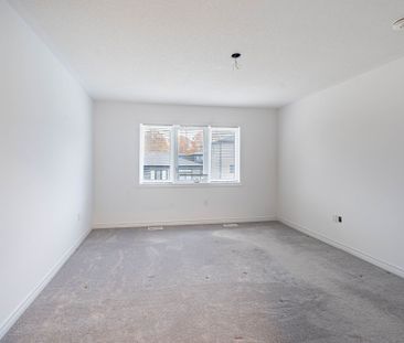 For Lease - 42 Eberhardt Drive, Wasaga Beach, Ontario - Photo 3