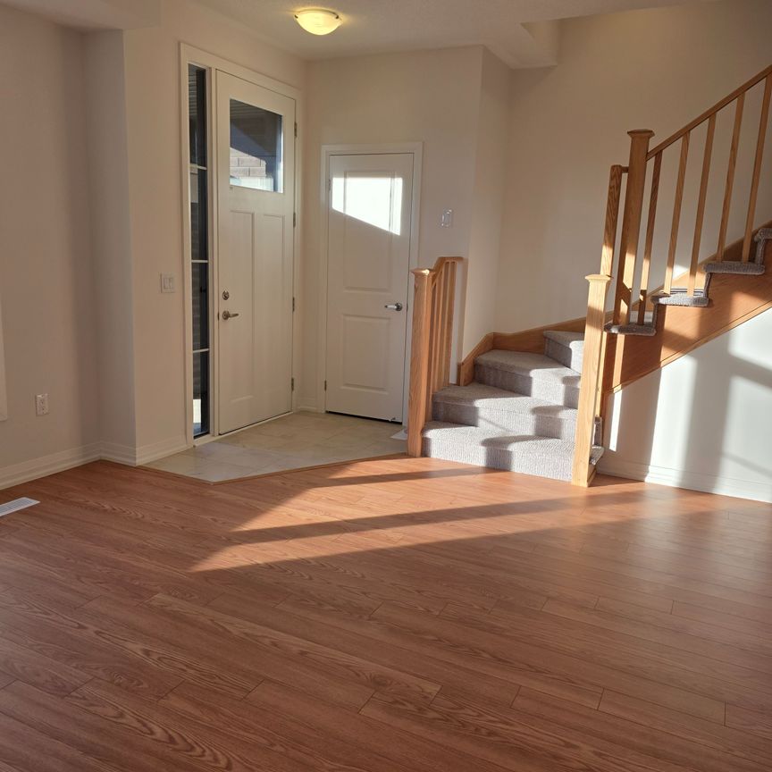 For Lease - 484 Provident Way, Hamilton, Ontario - Photo 1