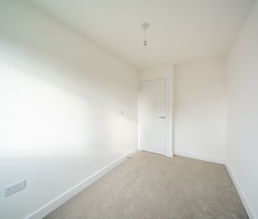 Bunting Crescent, NG13 - Photo 6