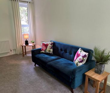 2 bedroom flat to rent - Photo 2