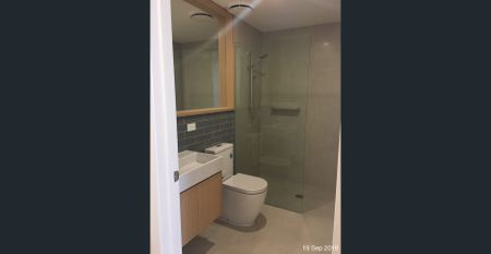 Modern 2 Bedroom Apartment - Photo 3