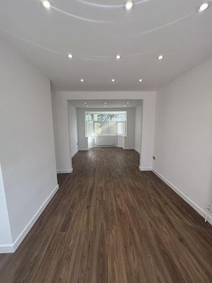 4 bedroom semi-detached house to rent - Photo 1