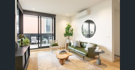 Spacious Furnished 2 Bedroom 2 Bathroom+ Up to 12 Weeks FREE rent* - Photo 2