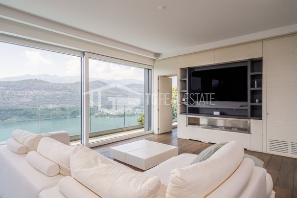 PRESTIGIOSO ATTICO CON ROOF TERRACE - Foto 1