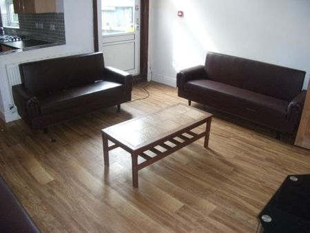 8 Bedroom Property - Photo 4