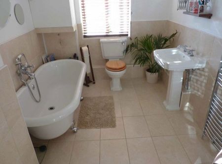 2 bedroom terraced house to rent - Photo 4