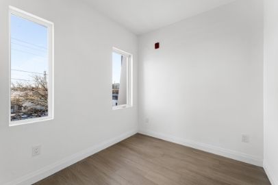368 Tweedsmuir Ave #104, Ottawa, ON K1Z 5N4, Canada - Photo 2