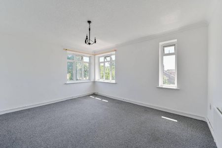 3 bedroom flat to rent - Photo 3