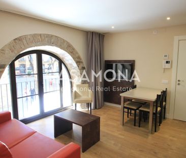 Spacious 2 Bedroom Apartment next to La Rambla - Photo 1