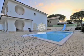 Villa con piscina - Sicilia