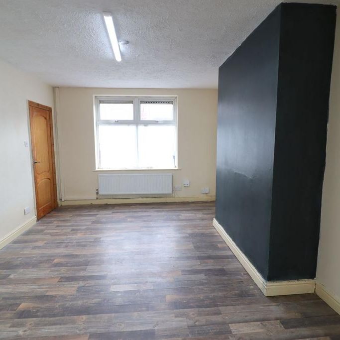 4 bedroom terraced house to rent - Photo 1