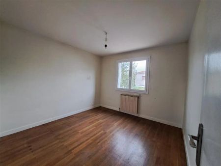 Location maison 6 pièces - 140m² à Bourg-lès-valence (26500) - Photo 4