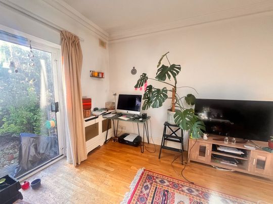 Room in a Shared House, London, W5 - Photo 1