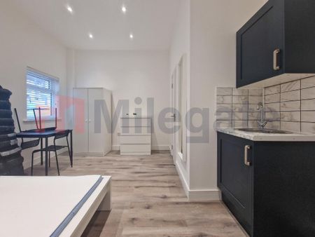 1 bedroom in a house share to rent - Photo 3