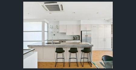 Spacious & Stylish Fully Furnished Designer Home with Pool – Utilities Included - Photo 5