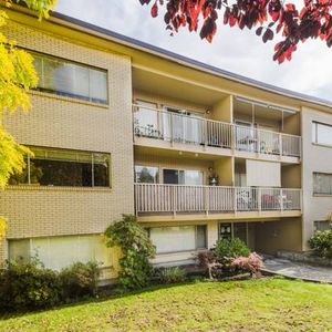 Marpole west facing large bright studio unit with big balcony - Photo 2