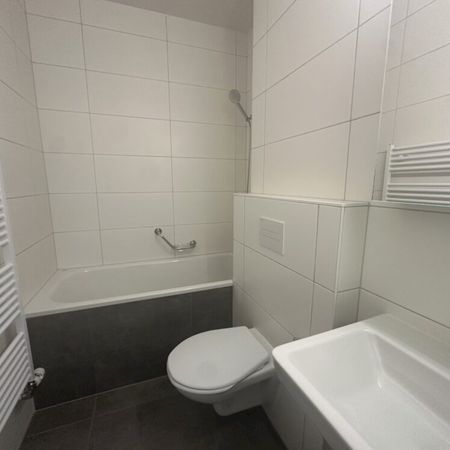 Bel appartement rénovél de 2,5 pièces au 5ème étage - Photo 3
