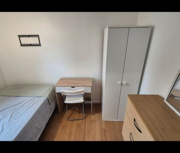Room in a Shared House, Scotswood Walk, N17 - Photo 2