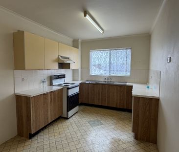 Spacious & Solid – Prime Merewether Location - Photo 4