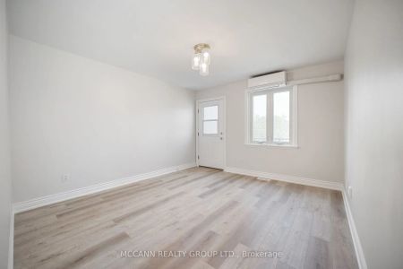 Property For Lease | W9283840 - Photo 5