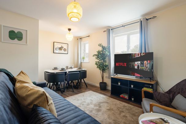 2 Bed Flat, Manchester Court, E16 - Photo 1