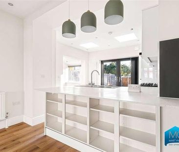 Hyde Park Avenue, London, N21 - Photo 1