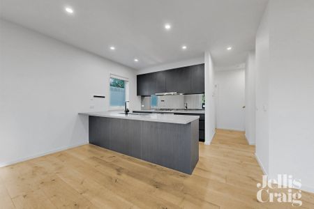 1/2 Donald Avenue, Essendon - Photo 4