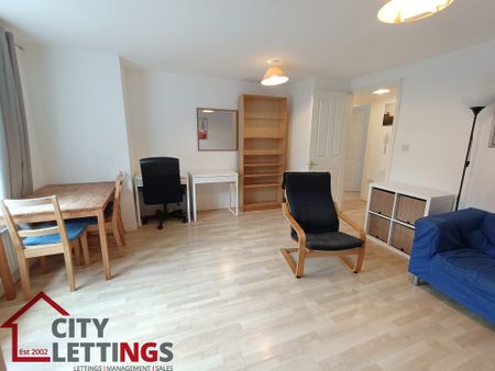 2 Bedroom Apartment - Photo 2