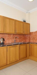 Charing Cross Road - Photo 3