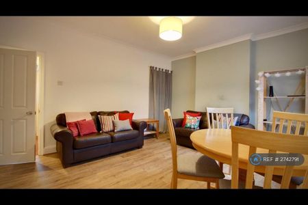 4 bedroom terraced house to rent - Photo 2