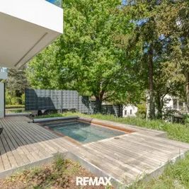 Ruhe, Grün & Luxus: 4-Zimmer- Maisonette mit 172 m² Garten und Pool - Photo 2