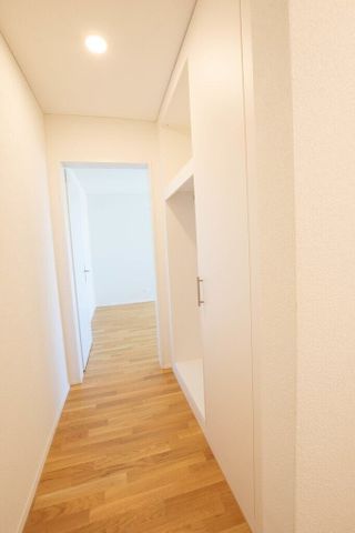 Appartement moderne de 4,5 pièces avec balcon à la gare de Lyss - Photo 4