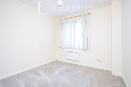 1 bedroom maisonette to rent Tintagel Way, Oriental Road, GU22 - Photo 4