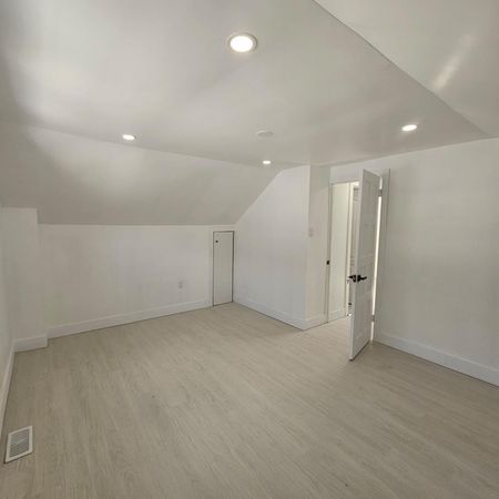 For Lease - 3130 Merritt Avenue, Mississauga, Ontario - Photo 3