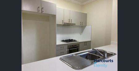 Elegant and Spacious Apartment Available in Westmead! - Photo 3