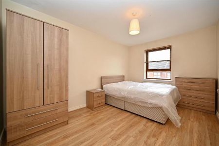 Apt 33 Sequoia Building, 1 Redwood Grove, Dunmurry, Belfast, BT17 9FE - Photo 4