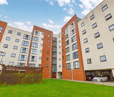 3 bedroom flat to rent - Photo 2