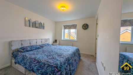 3 bed Semi-detached in Over court Gardens , Patchway, Bristol, BS34 5UW - Photo 2