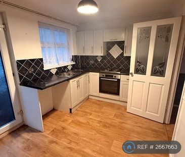 2 bedroom semi-detached house to rent - Photo 5