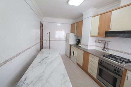 Apartamento T2, para arrendamento anual, próximo da praia em Albufeira, Algarve - Photo 2