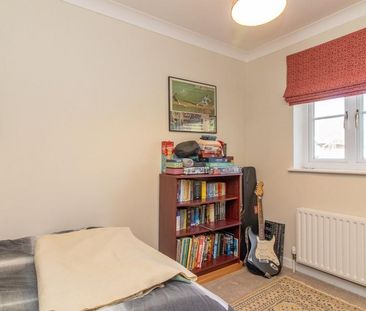 2 bedroom end of terrace house to rent - Photo 2