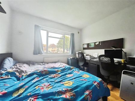 Chertsey Road, Twickenham, TW1 1EW - Photo 3