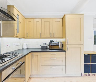 4 bedroom semi-detached house to rent - Photo 6